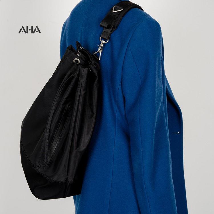 Túi đeo vai AHA official cỡ lớn bằng nylon thiết kế đơn giản dễ phối đồ phong cách Nhật Hàn