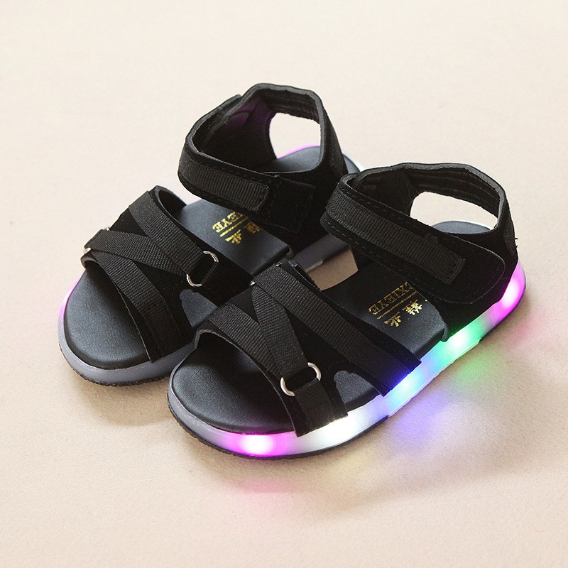 Giày sandal có đèn LED thời trang cho bé