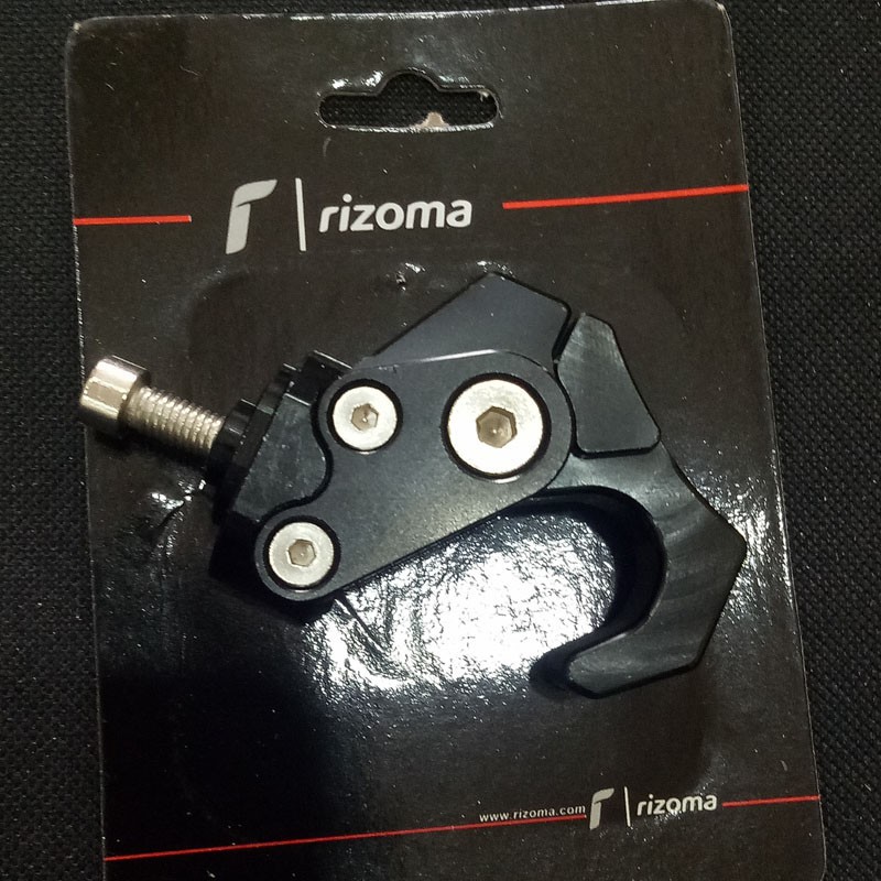 Móc treo đồ xe Robot RIZOMA trang trí xe chất DTT