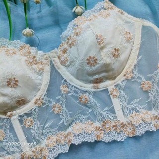 Áo bralette . Áo bra ren .