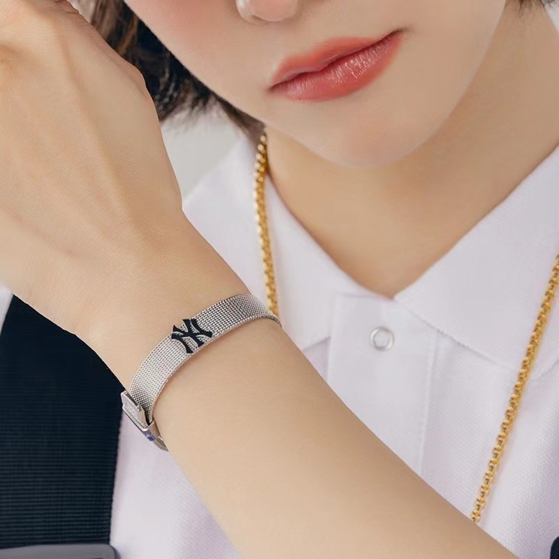Vòng tay Full Box + túi giấy MLB Ula Shop Vòng titan không gỉ Thời trang Unisex vòng đôi Nam và Nữ