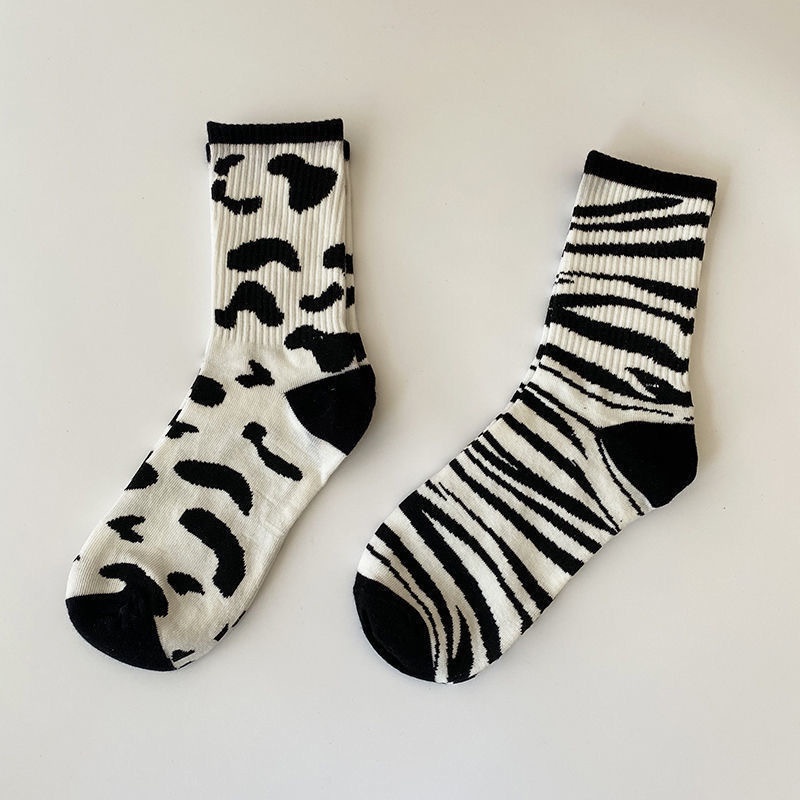 Vớ Ống Lửng Họa Tiết Sọc Trắng Đen Phong Cách Nhật Bản Dễ Thương Cho Nữ Sinh