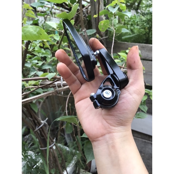 Gương gù mặt kính trắng gắn chân gương và gù tay lái cực gọn