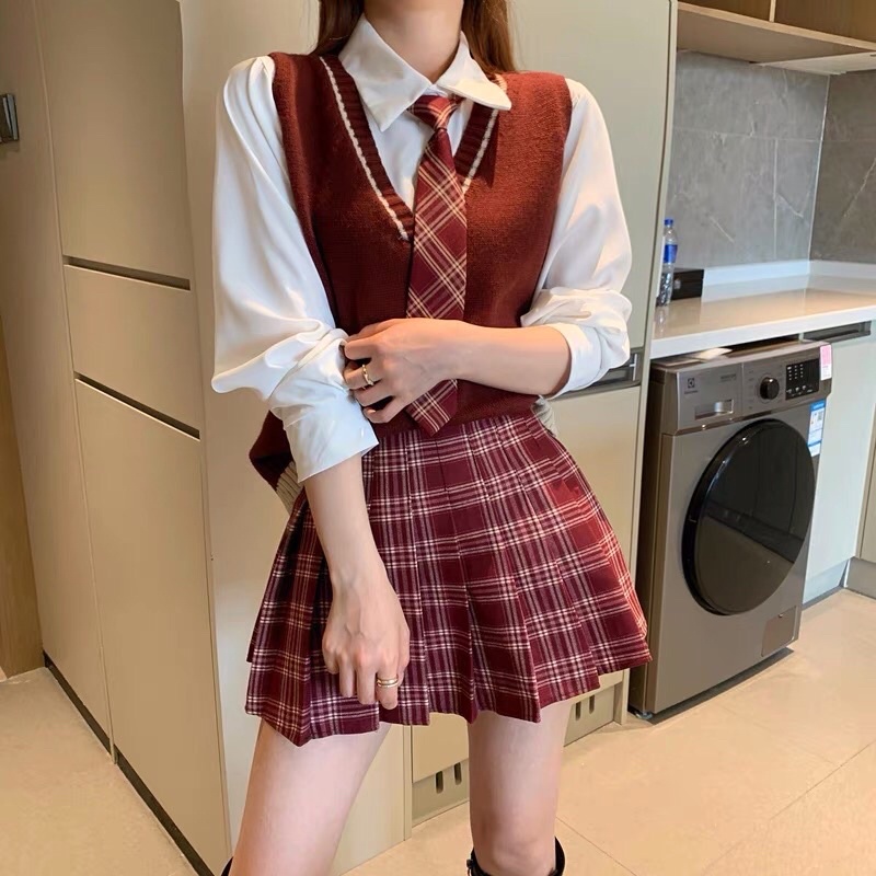 Áo gile len + chân váy kẻ + sơ mi siêu xinh