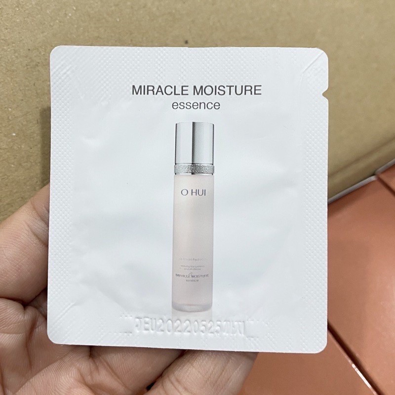 Combo 10 gói tinh chất dưỡng ẩm Ohui Miracle Moisture Essence