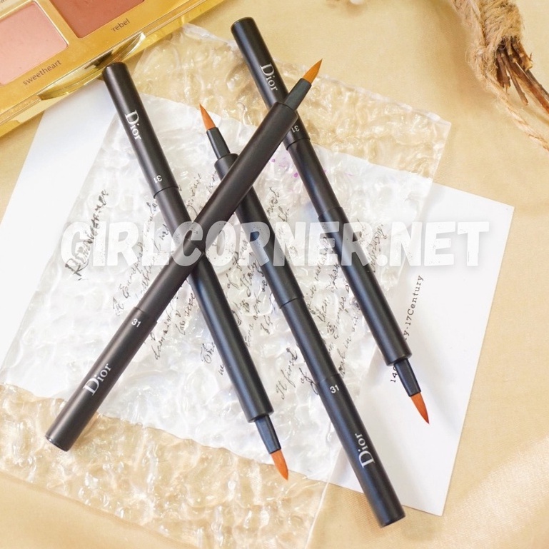 Cọ Môi Có Nắp Dior 31 Retractable Lip Brush