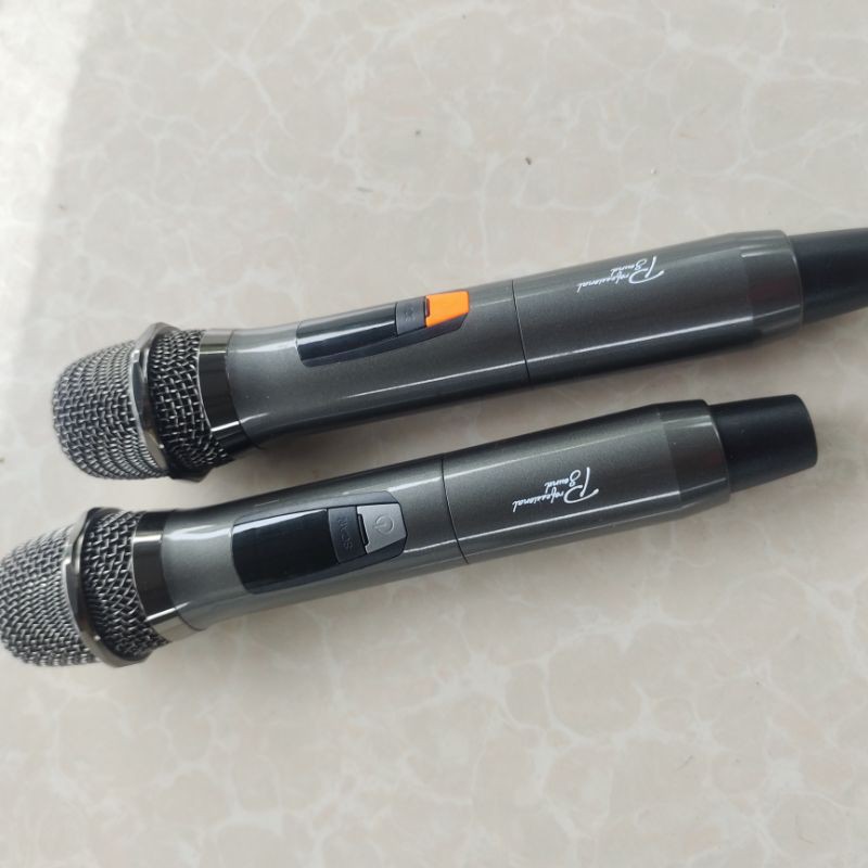 Micro Karaoke Kim Loại Sóng UHF Tần Số Cao Cấp - Mic Cho Mọi Loa Kẹo Kéo - Mẫu Mới Nhất - Thu Giọng Hát Tốt Nhẹ Nhàng