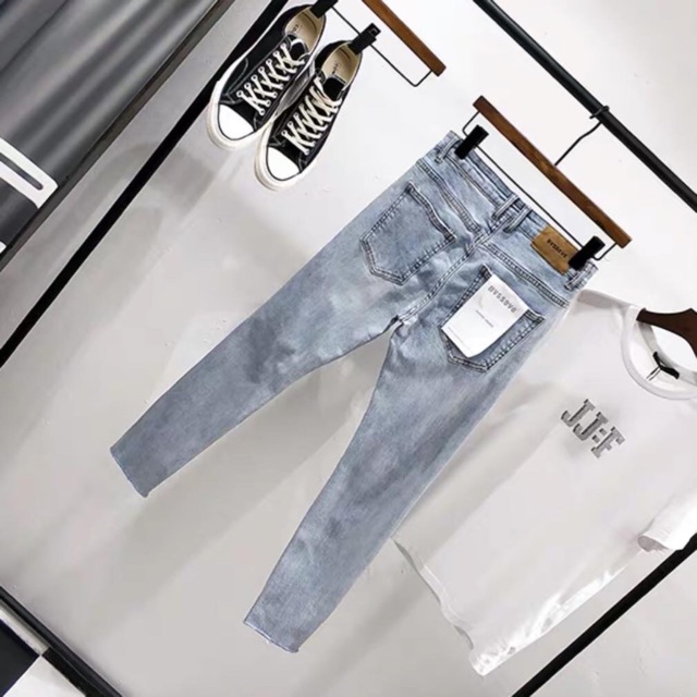 Quần jean nam xanh chất bò rách gối co giãn chữ nổi thời trang cao cấp AHFASHION ms9600 | BigBuy360 - bigbuy360.vn