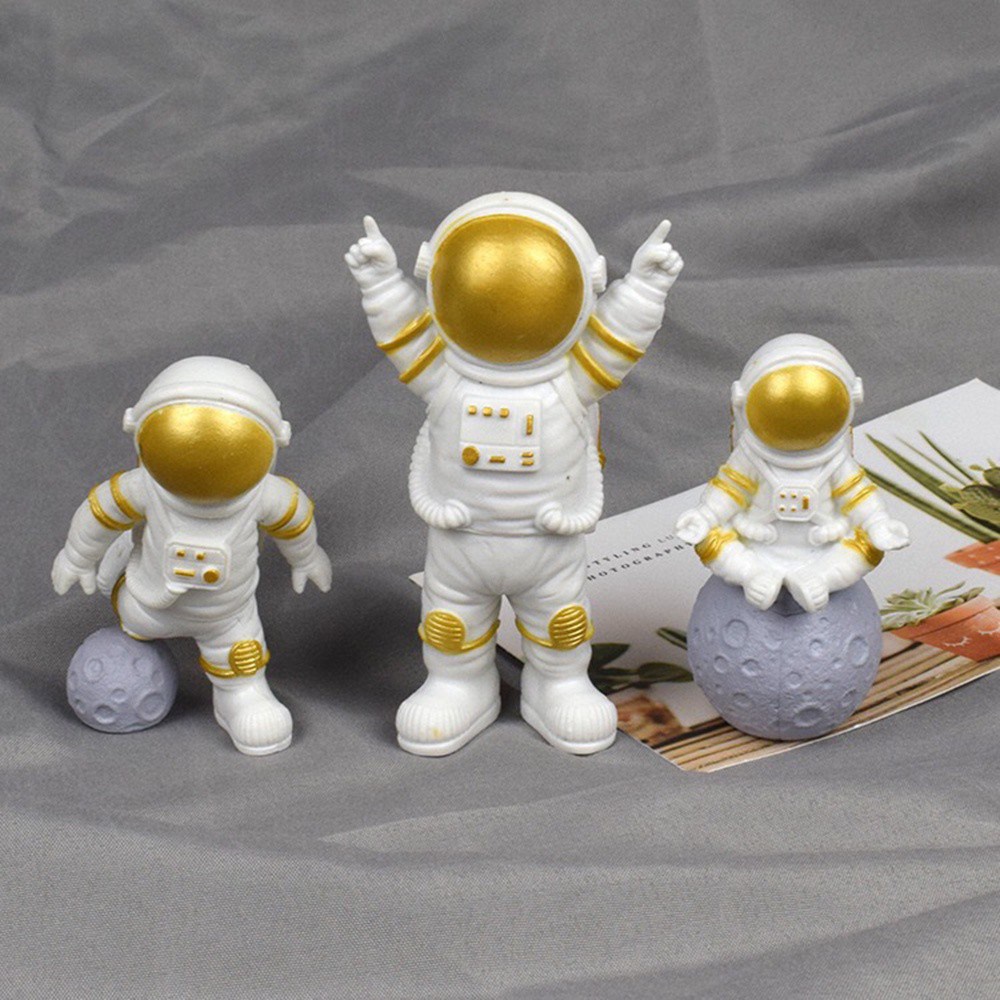 Bộ 3 Tượng Phi Hành Gia Bằng Nhựa Resin Để Bàn Trang Trí Thời Trang