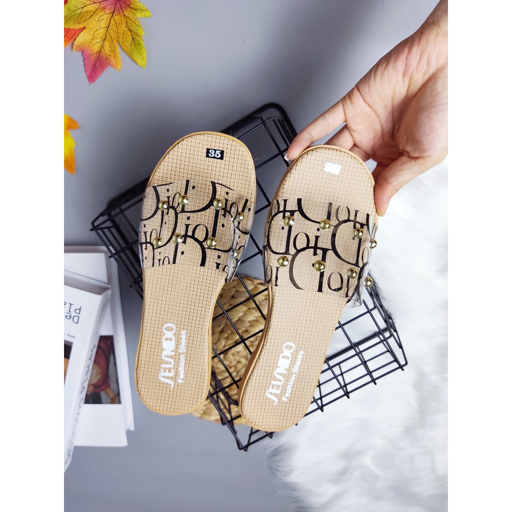 Dép nữ quai trong suốt đính đá vàng thời trang dễ phối đồ phong cách mới cho nữ