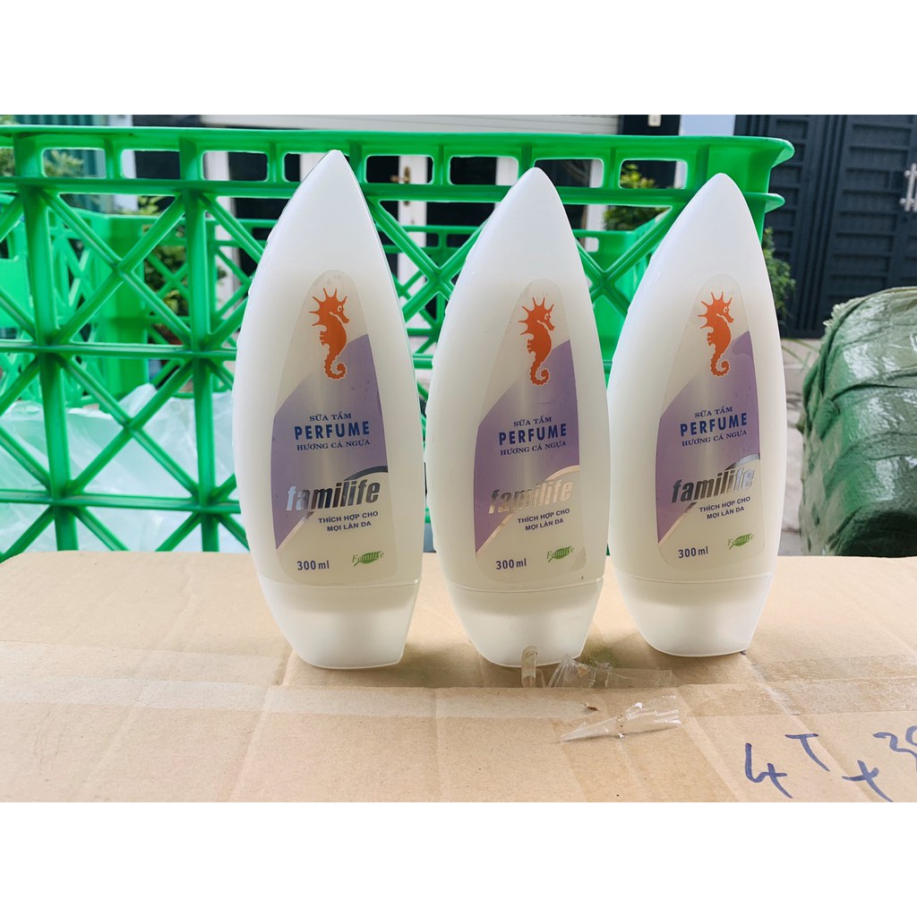 SỮA TẮM HƯƠNG CÁ NGỰA - FAMILIFE 300ML tts | BigBuy360 - bigbuy360.vn