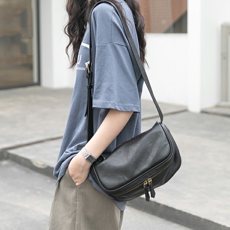 Túi đeo chéo da khóa ngược phong cách Unisex chất mềm mịn dễ mix đồ