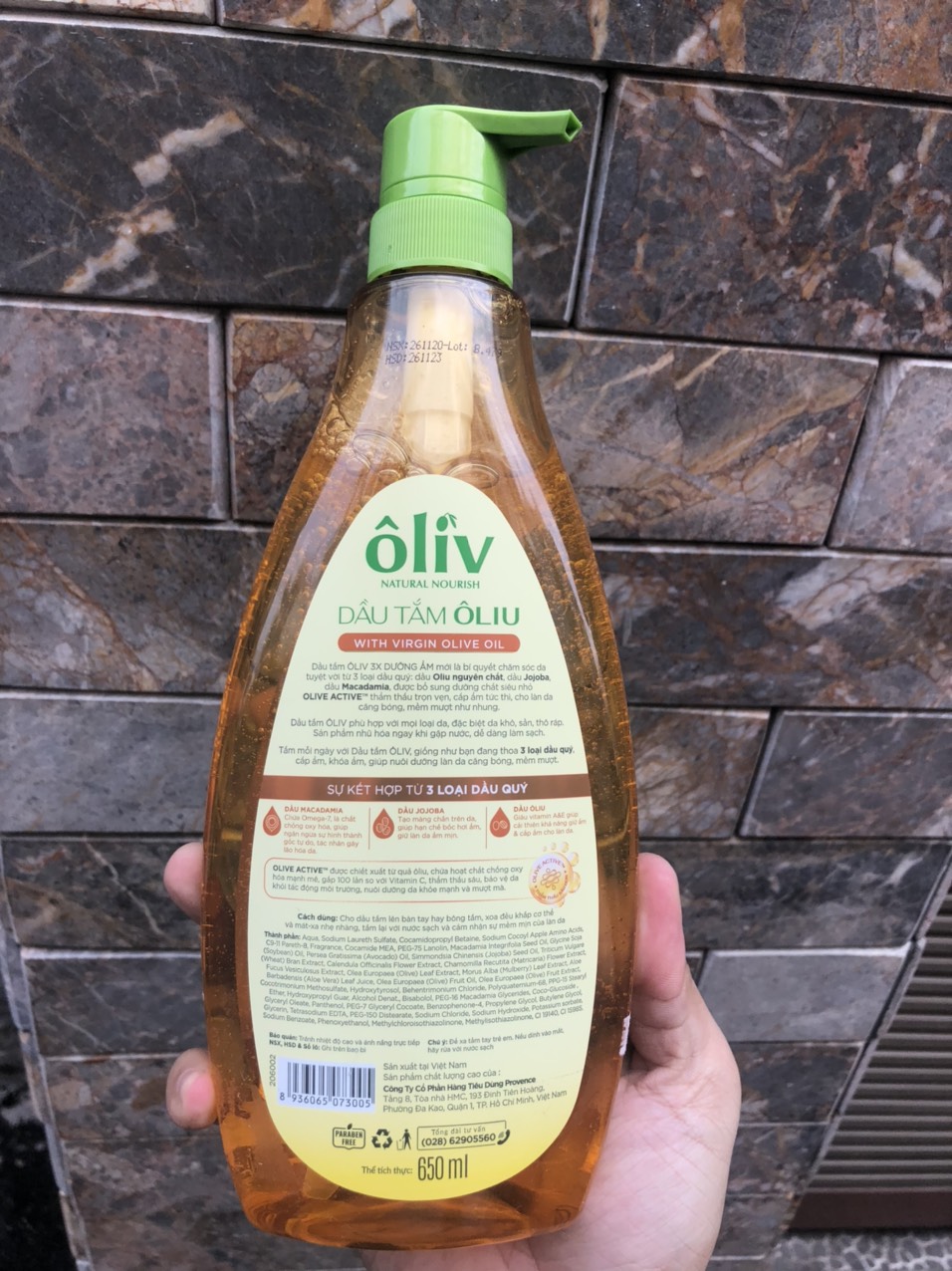 Dầu tắm dưỡng da Oliu Oliv Natural Nourish Virgin Olive Oil 650ml ( tặng 1 dầu gội olive ) | BigBuy360 - bigbuy360.vn
