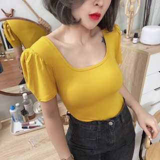 Áo phông tay bồng cổ vuông