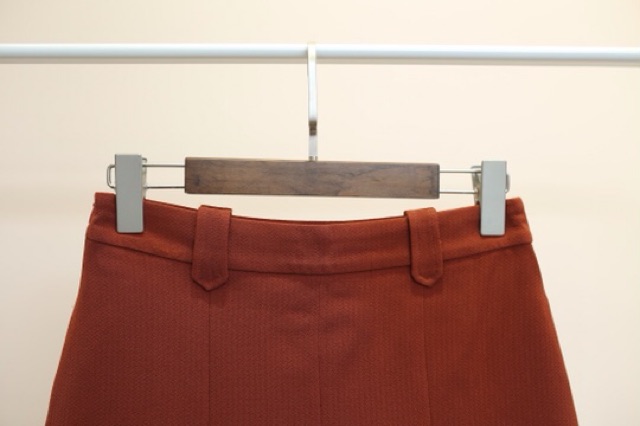 Chân Váy Nữ MOMOCO Xòe Ngắn Màu Cam Đất M1878