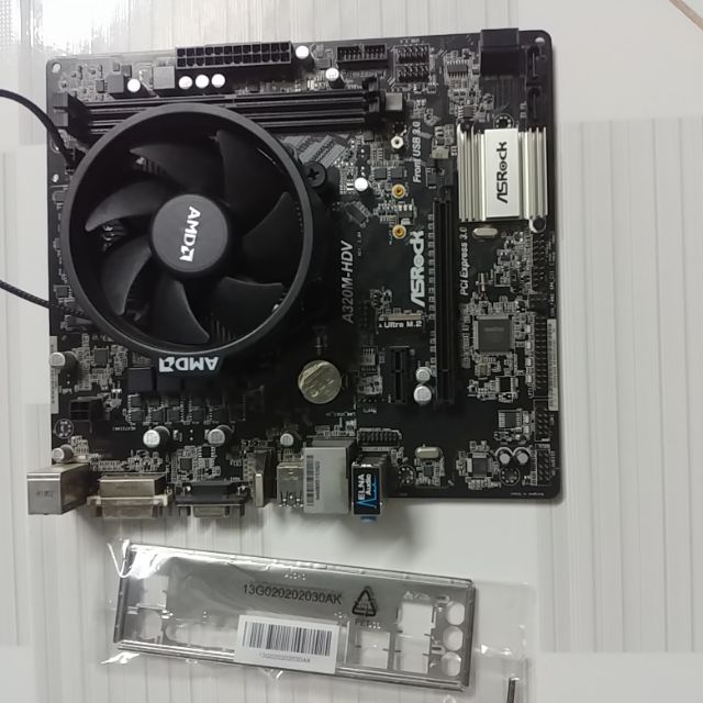 Combo ryzen 3 2200g + main asrock a320m hdv