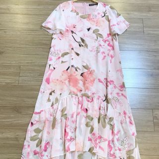 Đầm hoa đuôi cá Zara vải dư