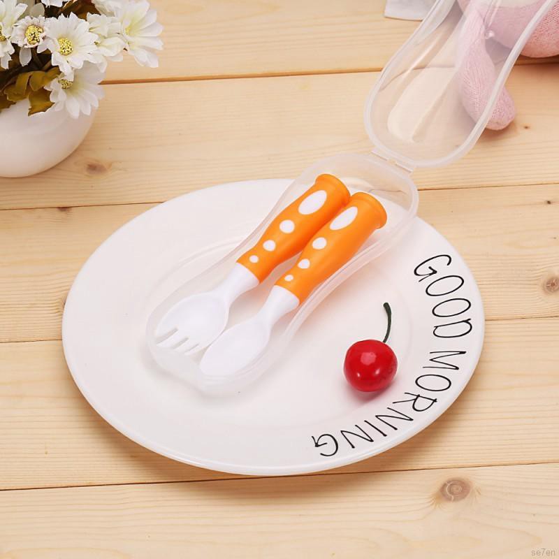 Bộ muỗng và nĩa ăn bằng nhựa an toàn cho bé