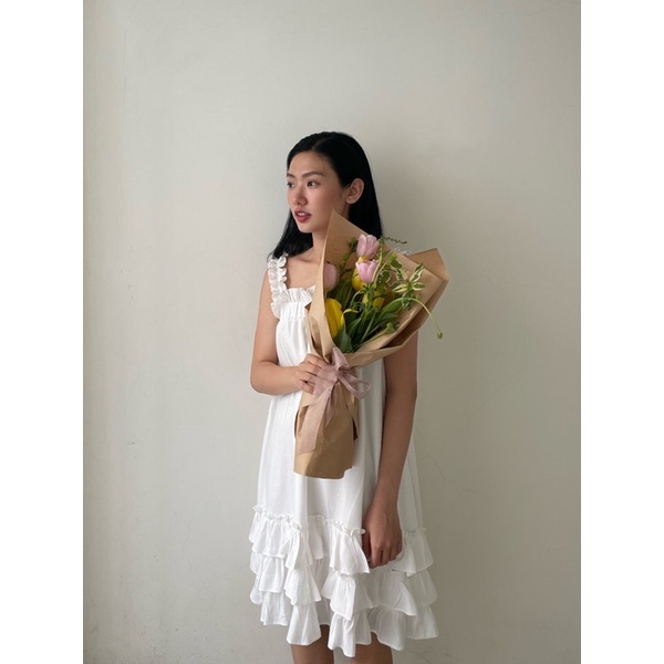 Đầm dây suông xếp tầng bèo màu trắng Luna Dress