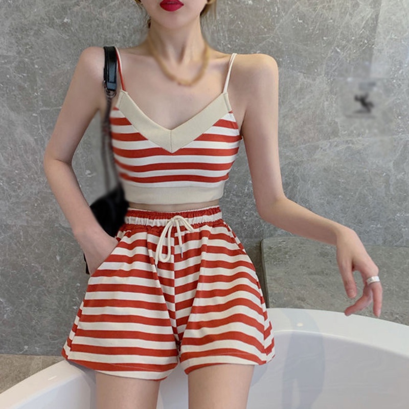 Set Áo Hai Dây Kẻ Sọc + Quần ngắn ống rộng Phong Cách Hàn Quốc