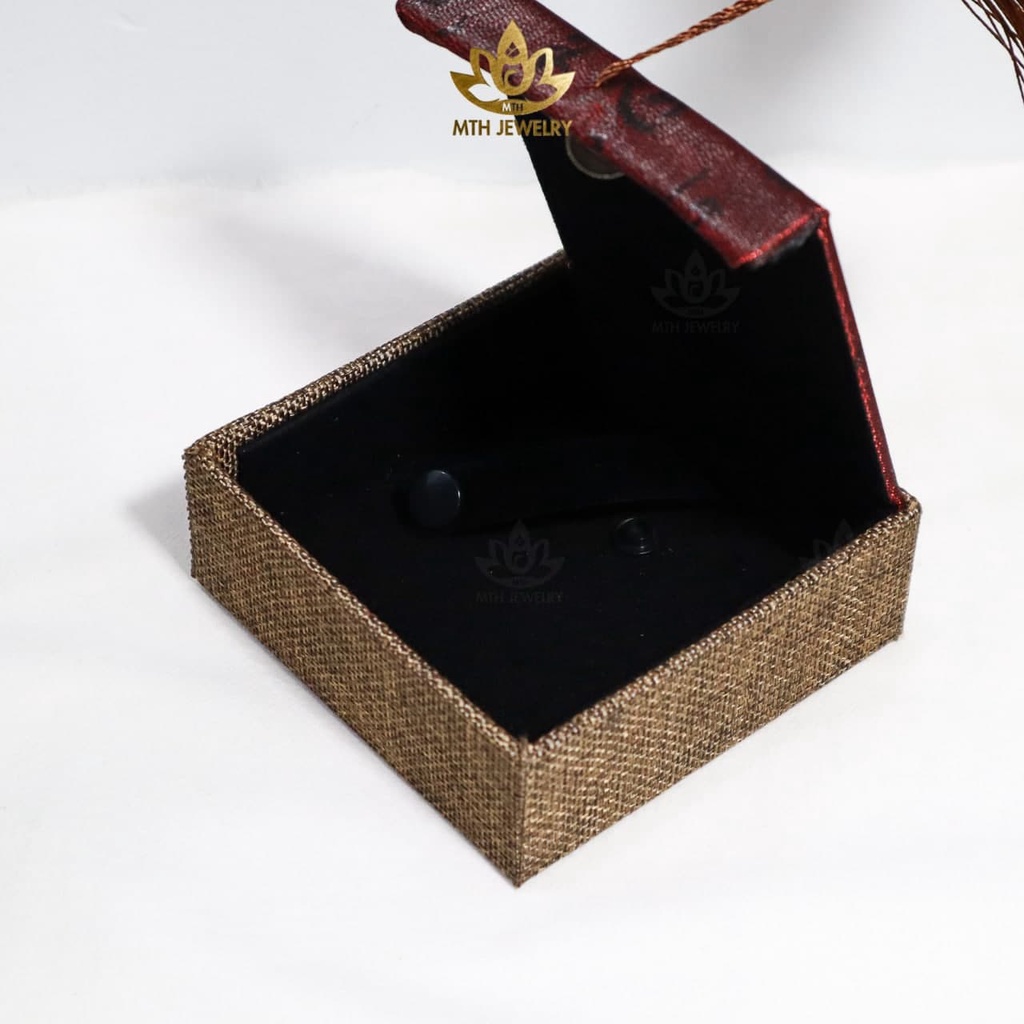 Hộp Gấm, Nhung MTH JEWELRY Màu Đỏ (11x11x3cm) Chuyên Đựng Vòng Trang Sức Sang Trọng Siêu Đẹp, Chắc Chắn