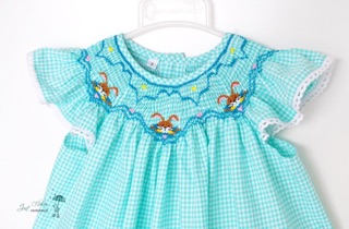 Váy bé gái smock thêu thỏ