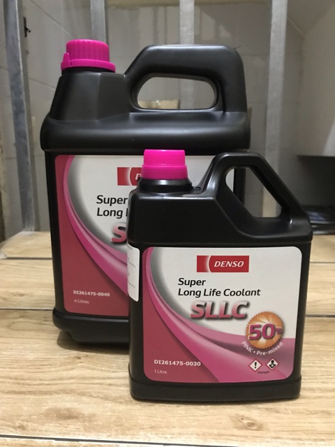 Nước làm mát động cơ ô tô chính hãng Denso màu xanh và màu hồng loại 1L