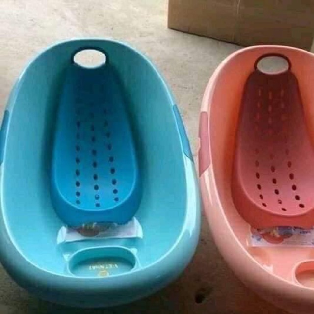 Thau tắm cho bé