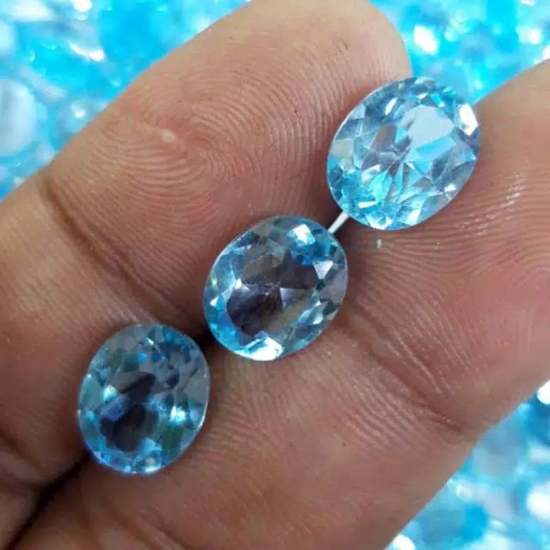 Đá Topaz Thụy Sĩ Màu Xanh Dương