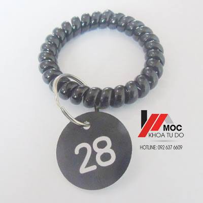MÓC KHÓA đánh số màu đen - kết hợp vòng đeo tay