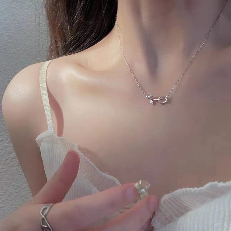 Vòng cổ Mặt Hoa Tulip Đá Mắt Mèo Thời Trang Hàn Quốc Cho Nữ