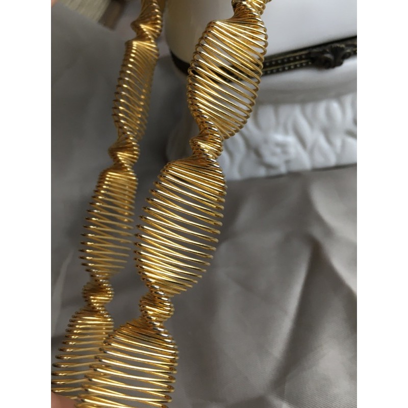 Vòng tay vintage lò xo thiết kế xoắn