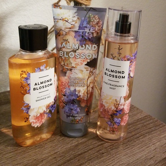 🤎 𝐁𝐨𝐝𝐲𝐦𝐢𝐬𝐭𝐯𝐧 - Xịt thơm toàn thân Bath & Body Works mùi Almond Blossom 🤎 | Thế Giới Skin Care