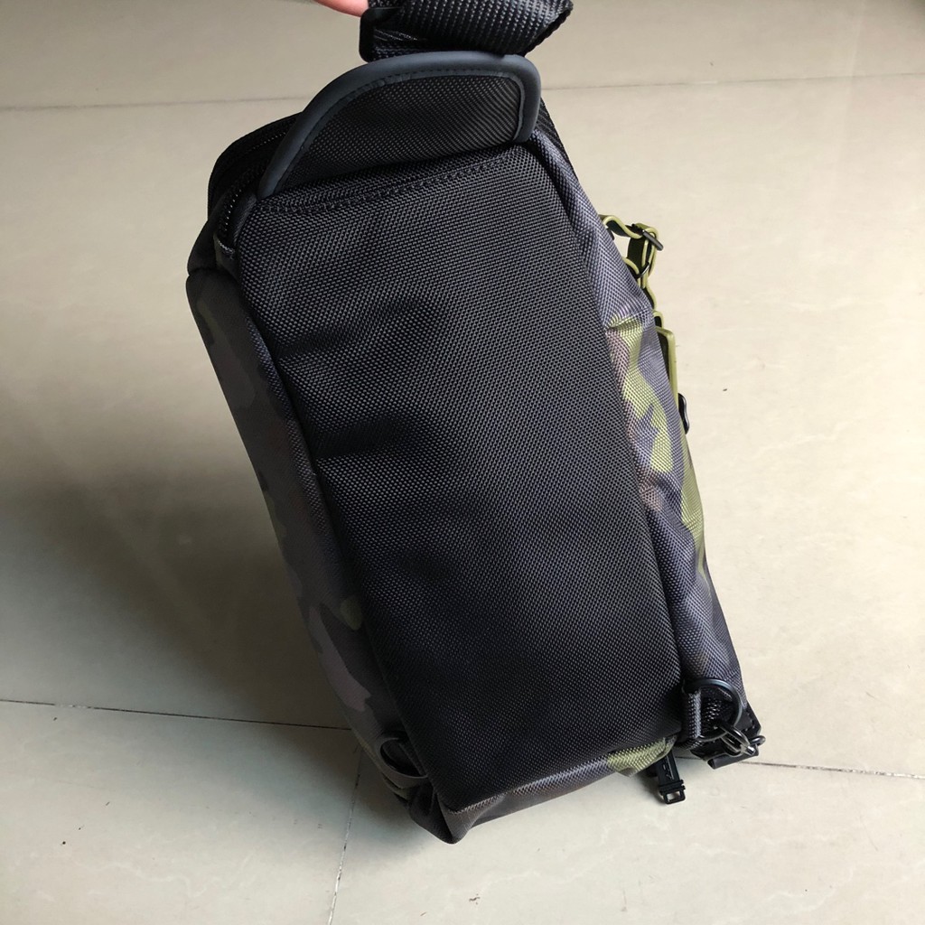 Tumi Túi Đeo Chéo Ngực / Túi Đeo Vai Tumi Bằng nylon Da Bò OEM Giao Hàng