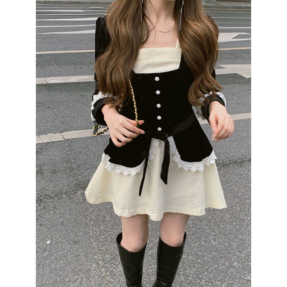 Set áo tay dài sơ mi khoác đen cổ vuông nút phối ren cột dây nơ + đầm dây yếm trắng kem hở lưng ulzzang