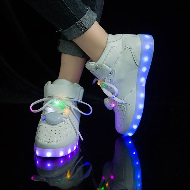 Giày Phát Sáng Màu trắng cao cổ phát sáng 7 màu 11 chế độ đèn led tặng kèm dây giày phát sasng 7 màu (video thật)