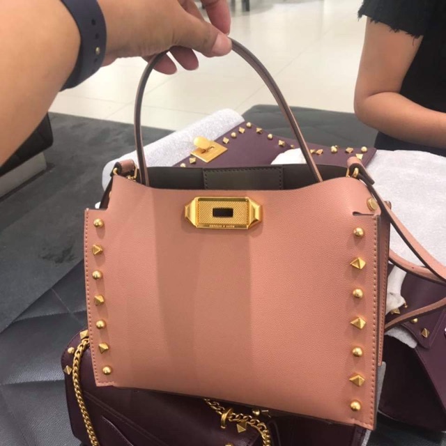 Túi Charles and Keith