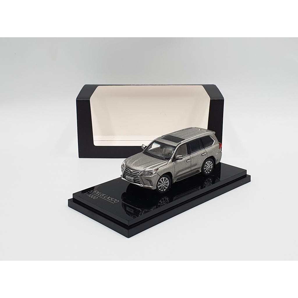 Xe Mô Hình Lexus LX570 Sonic Quartz 1:64 Kyosho (Xám)