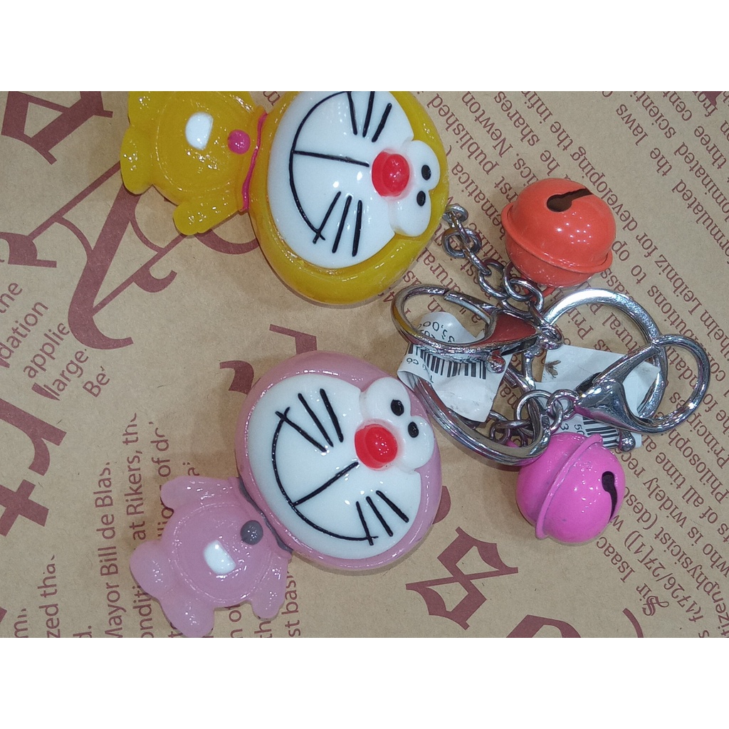 Móc khóa hình Doraemon có đèn nhấp nháy