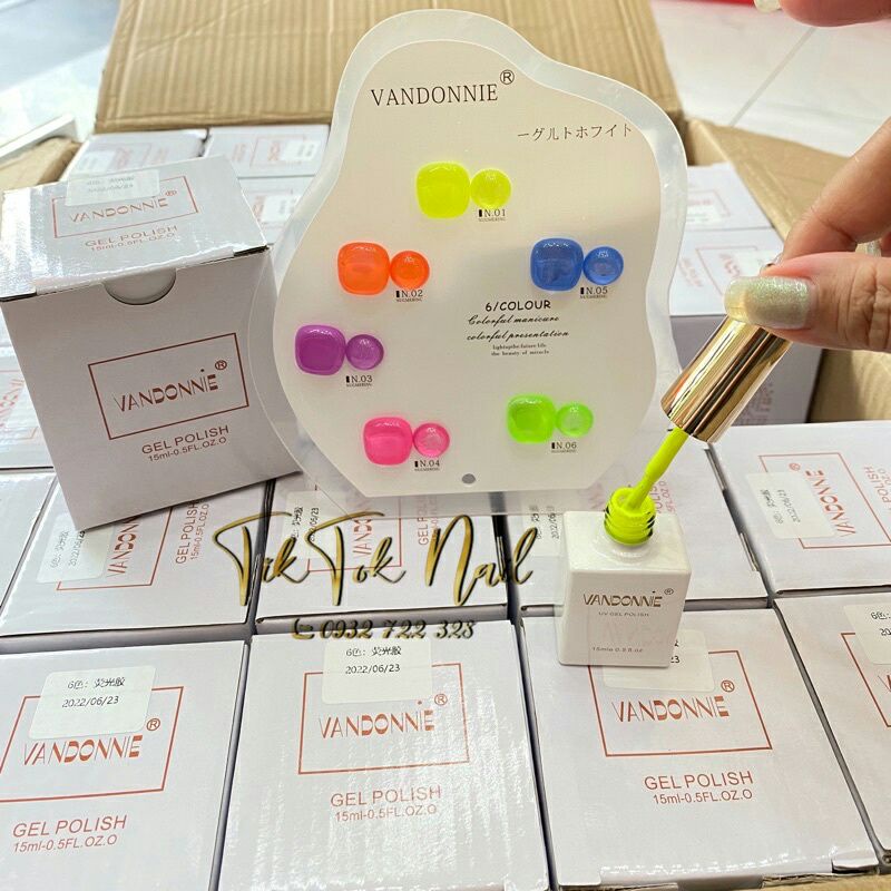 set neon 6 màu tặng kèm bảng màu