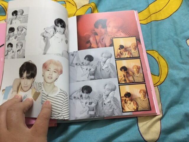 BTS Persona có photocard và postcard