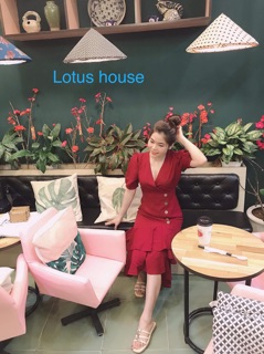 Đầm trắng Lotus House