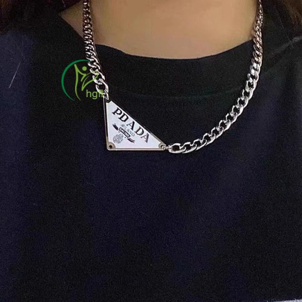 Prada Vòng cổ Mặt Hình Tam Giác Bằng Thép Không Gỉ