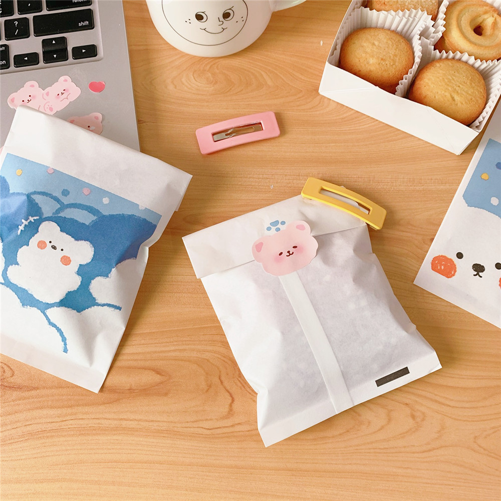 Túi Giấy Đựng Bánh Kẹo In Hình Gấu Và Mây Đáng Yêu