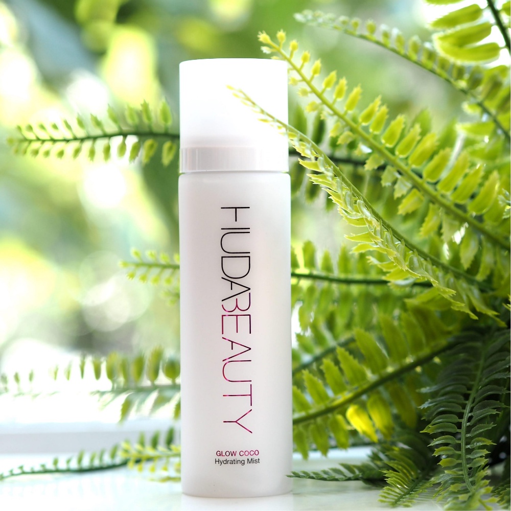 Xịt Khoáng Giữ Makeup Huda Beauty - Glow Coco Hydrating Mist | BigBuy360 - bigbuy360.vn