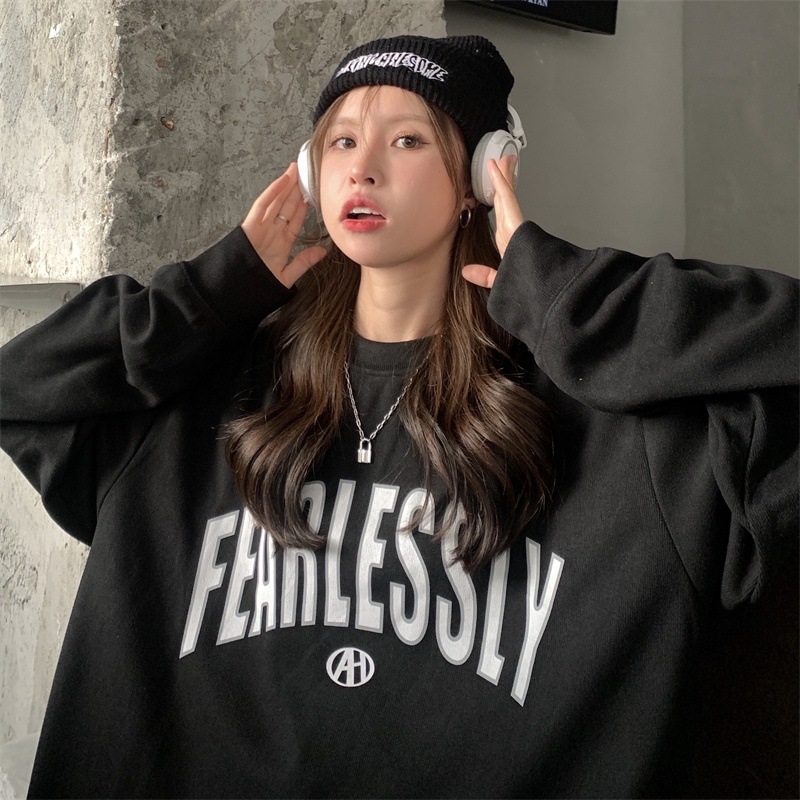 Áo sweater IELGY dáng rộng cổ tròn in chữ phong cách retro thời trang cho nữ