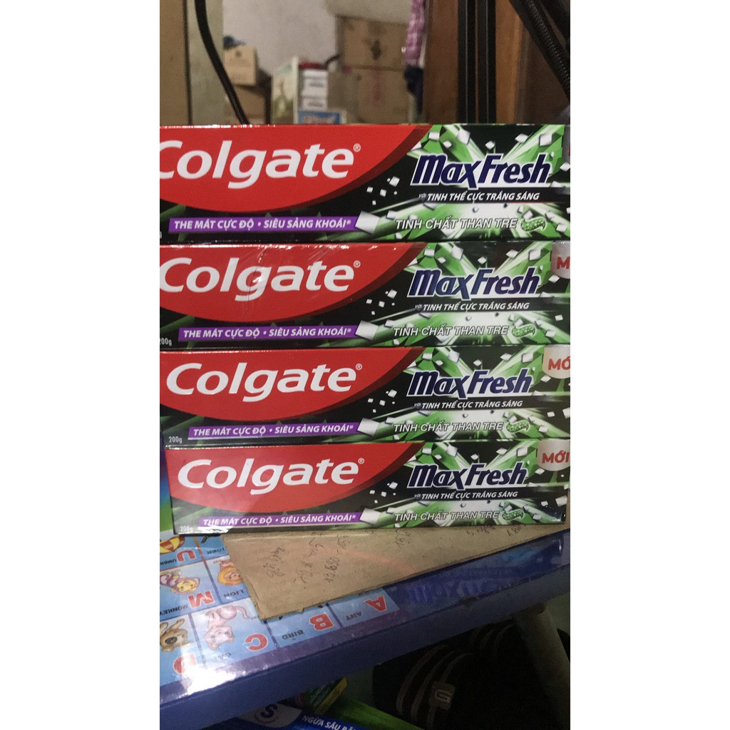 Kem đánh răng Colgate Maxfresh 230g tặng kèm