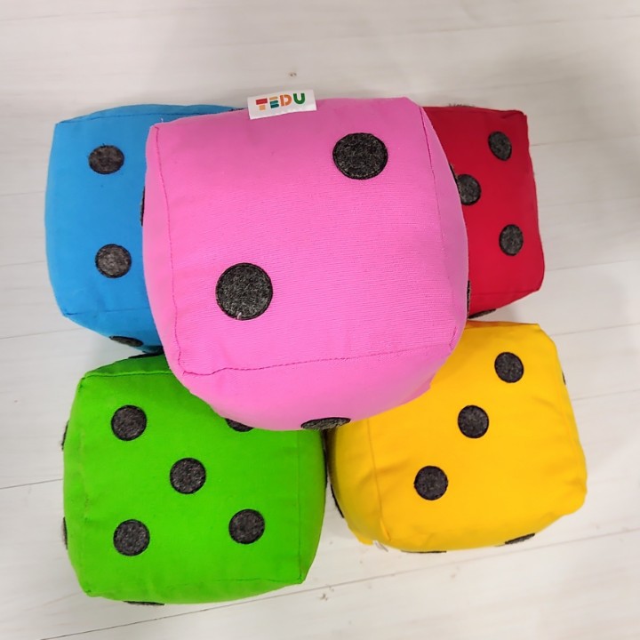 Banh xúc xắc vải chấm bi an toàn Tedu (Màu ngẫu nhiên)