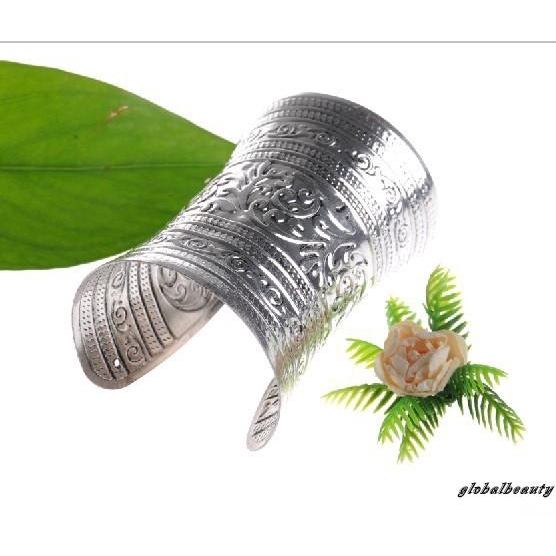 Vòng tay dây bện thời trang nữ tính