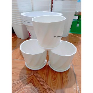 Chậu nhựa vân sóng có kèm đĩa lót đáy (rộng 13cm x cao 12cm)